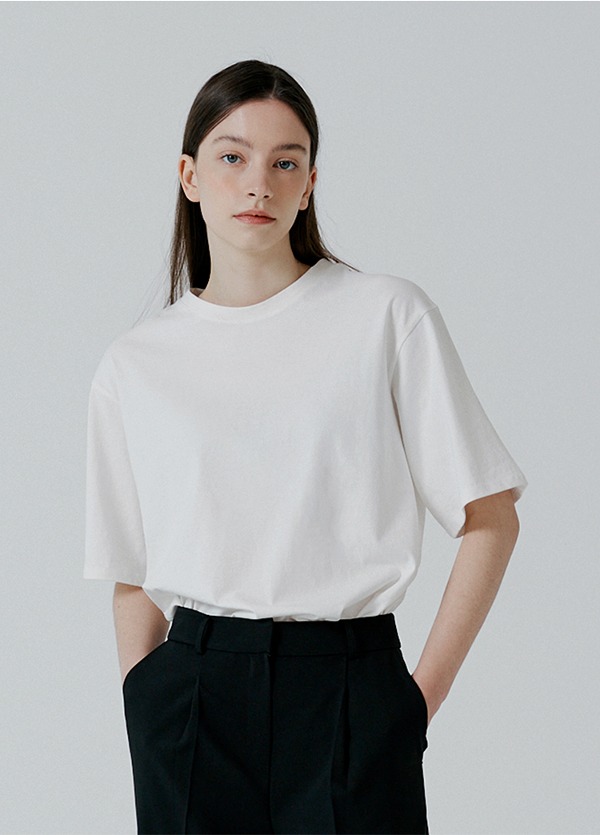 베이직 컴포트핏 반소매 티셔츠 Basic Comfort Fit Short Sleeve T-shirt